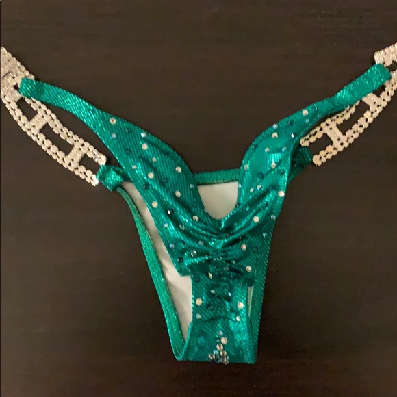 Bikini competition suit. - Picture 3 of 5